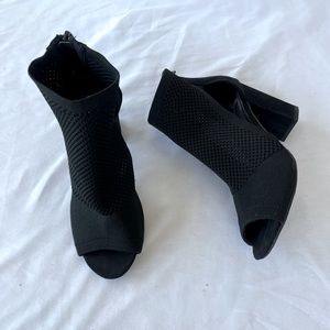 Report Tarragon Peep Toe Perforated Ankle Women’s Bootie Size 6.5